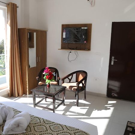 Mountain View Room By Yog Tapovan ริชิเคช ภายนอก รูปภาพ